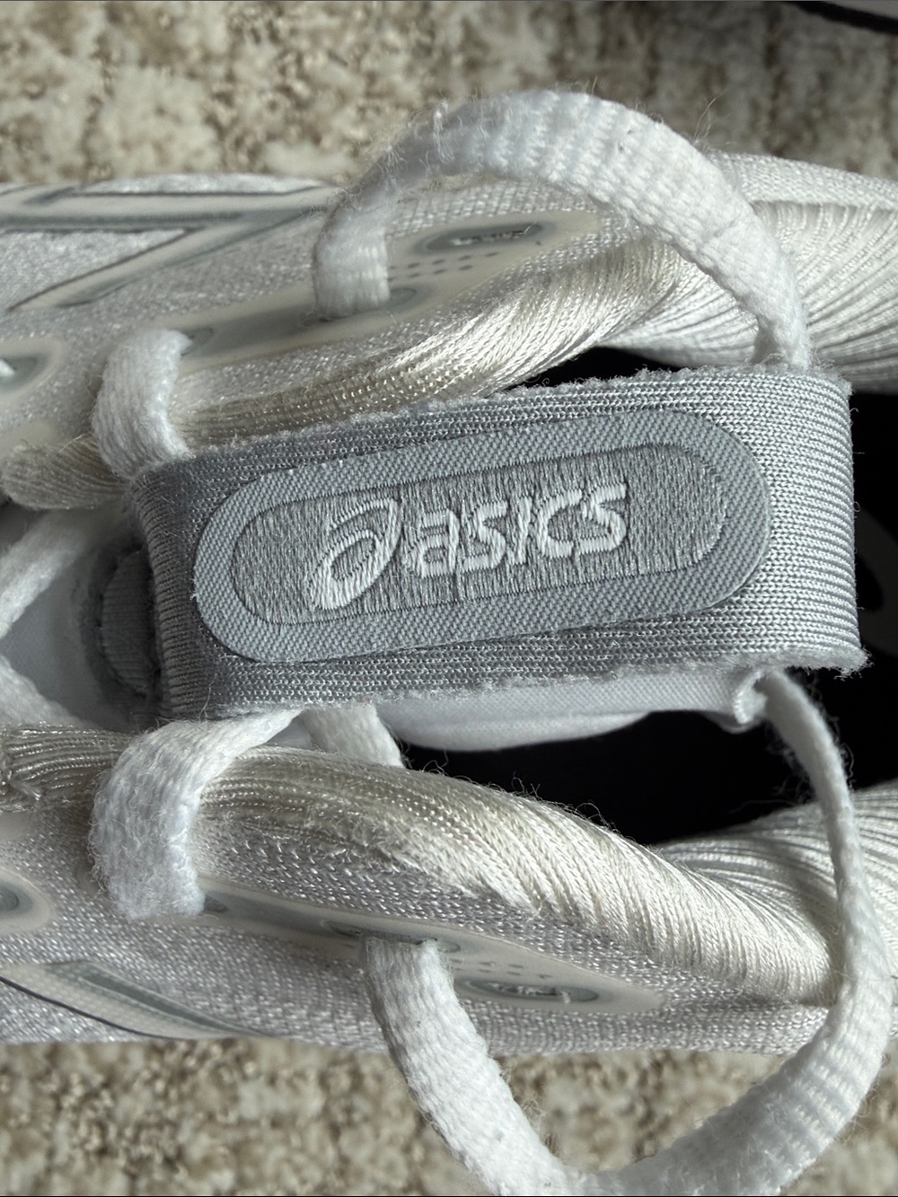 Asics Gel-Kayano 32 White and Gray Men's Running Sneakers - Picture 3 of 13